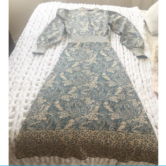 Beautiful Flower Dress ** NEW** - Picture 5 of 6